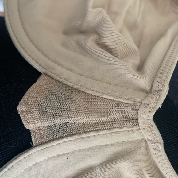 Bras - Picture 4 of 4